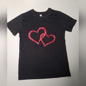 2 red hearts tee size small